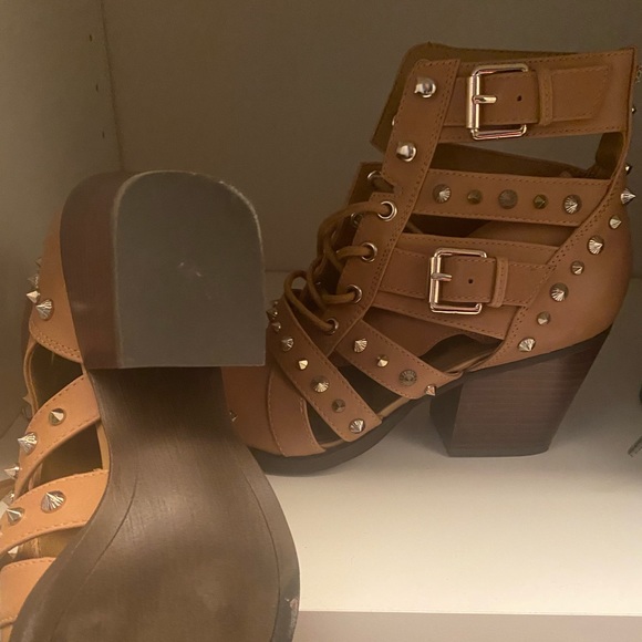Camel color studded Sam Edelman boots. All leather. - Picture 2 of 3